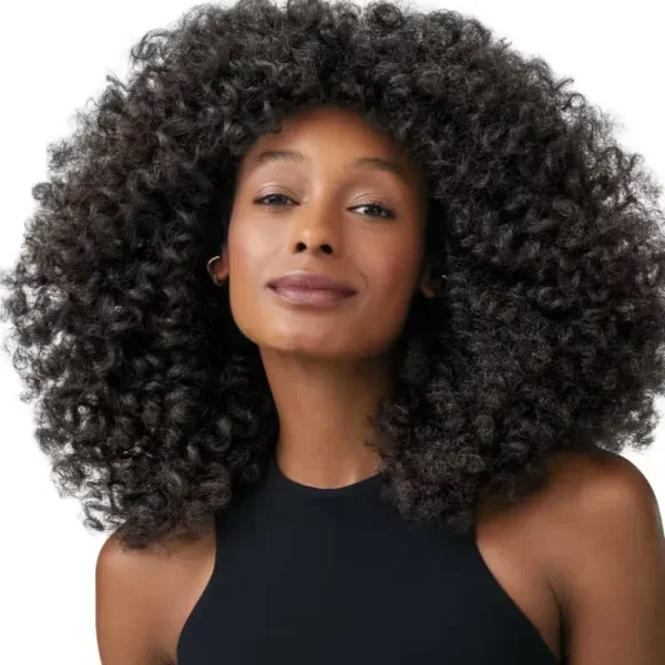 Modelo Máscara Capilar Hidratante Match Ciência das Curvas Crespos 350g